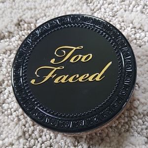 Too Faced Born This Way Powder Foundation Vanilla